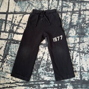 Fear of God Essentials Kids Relax Sweatpants Iron size XS 4/5